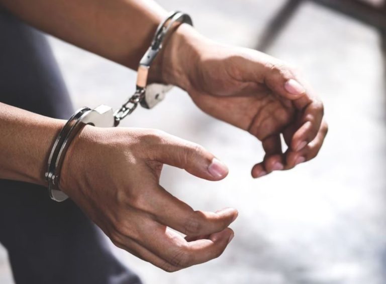 मोरहाबादी क्षेत्र में अपराधी की गिरफ्तारी: SSP चंदन सिन्हा की कार्रवाई