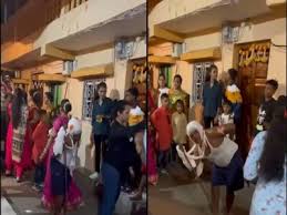 शादी में गजब का डांस: वायरल वीडियो ने लूटी महफिल!”